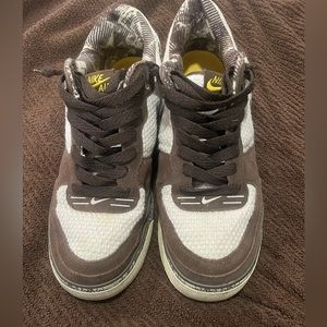 Men’s Retro Nike Air Captive